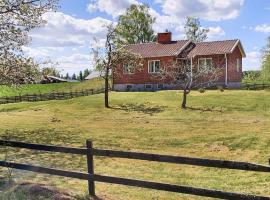 3 Bedroom Beautiful Home In Bullebo，位于Bullebo的酒店