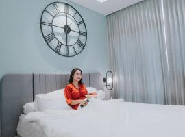 EMKA Lodge studio room the vertu apartemen ciputra world surabaya，位于泗水的酒店