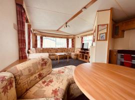 Fantasy Island Caravan Hire- Located at Fantasy Island- Eastgate Caravan Park, Sea Lane, Ingoldmells，位于英戈尔德梅尔斯的度假园