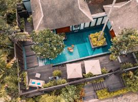 Anantara Mai Khao Phuket Villas，位于迈考海滩的精品酒店