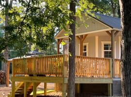 Cozy Cabin in Crestwood Subdivision，位于Avinger的木屋