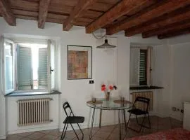 P&P Room Seventy-Seventh Apartment
