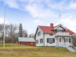 4 Bedroom Stunning Home In Åsenhöga，位于Åsenhöga的酒店