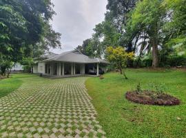 Lewella House Kandy，位于康提的带停车场的酒店