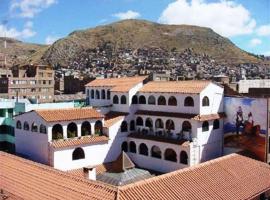 卡索那科隆酒店，位于普诺的酒店