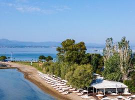 依云纳海滩酒店，位于埃雷特里亚的酒店