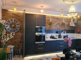 Albert Rd Aparthotel，位于科尔内的酒店