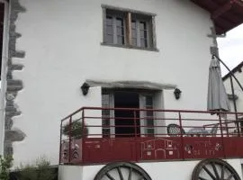 Larrondoa maison
