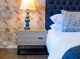Mdumela Stays 2 Bedroom Modern City Apartment，位于彼得马里茨堡帕克兰购物中心附近的酒店