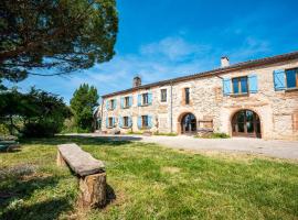 Chambres et table d'hôtes - Les Jardins de la Longagne，位于Saussenac的酒店