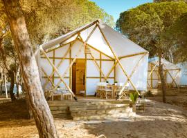 Kampaoh Isla Cristina，位于克莉丝蒂娜岛的酒店