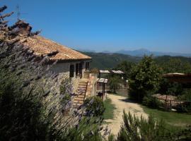 Farm Stay Agriturismo Semidimela，位于Mengara的带停车场的酒店