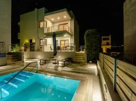 Villa The Palm, Beach & Airport closeby - POOL