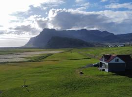 Guesthouse Rauðafell，位于霍尔特的旅馆