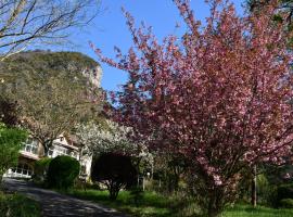 Gîte Domaine du Théron，位于莫斯特约勒斯的酒店