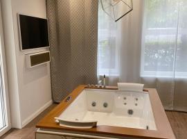 Opulence luxury spa suite - private access to beach in Opatija，位于奥帕提亚的Spa酒店