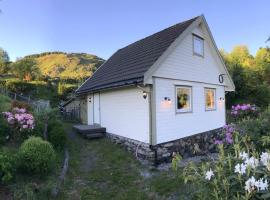 Guesthouse in Manger, Radøy Island，位于Kollstad的酒店