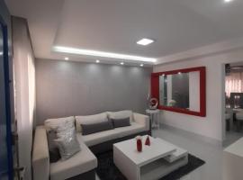 Hermoso apartamento Residencial madera I，位于圣地亚哥洛斯卡巴的酒店