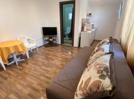 Apartmani LALA 2 Canj，位于安吉的酒店