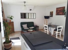 Maison d'hôte très calme plein centre ville jardin，位于滨海莫厄朗的酒店