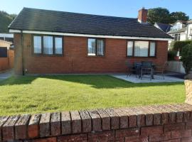 3-Bed bungalow near Conwy valley close to Castle，位于科尔温湾的酒店