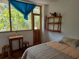 Backpackers-balcones-river-lodge，位于巴尼奥斯的度假短租房