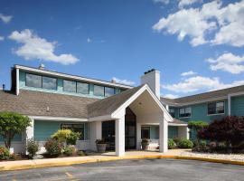 Hotel Wave at Rehoboth Beach，位于柏斯海滩Sussex County Airport - GED附近的酒店