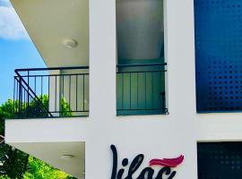 Lilac Apartman，位于巴拉通雷勒纳普夫埃尼海滩附近的酒店