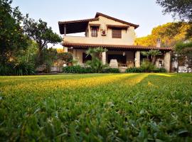 Villa Lena Entire cottage，位于Kalamákion的度假屋