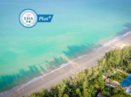 Outrigger Khao Lak Beach Resort - SHA Extra Plus，位于蔻立的酒店