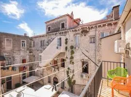 Two bedroom apartment in city center Igor