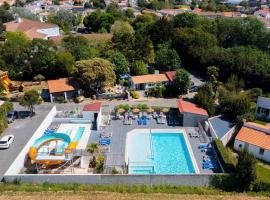 Camping 4 étoiles Au Petit Port de L'Houmeau - La Rochelle，位于LʼHoumeau的露营地