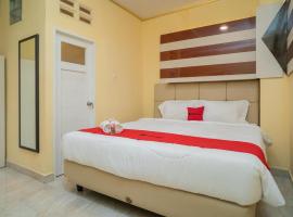 RedDoorz Plus Syariah near Pasar Turi，位于Kandangsapi的酒店