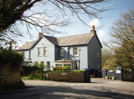 Castlemead Country House By The Sea，位于马诺比尔曼诺比尔城堡附近的酒店