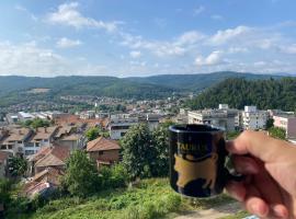 Апартамент Панорама Трявна - кът за отдих, въздухолечение и почивка，位于特里亚夫纳的酒店