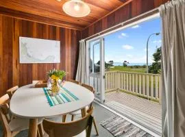 Waihi Charm - Waihi Beach Holiday Home