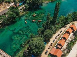 River huts Zrmanja，位于奥布罗瓦茨的木屋