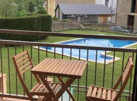 Precioso apartamento con piscina, ideal familias!，位于索特的滑雪度假村