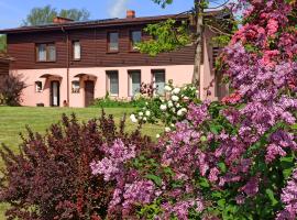 Dom Gościnny Przy Jeziorze，位于Gardna Wielka的酒店