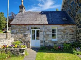 Cosy peaceful one-bedroom cottage in Pitlochry，位于皮特洛赫里的度假屋