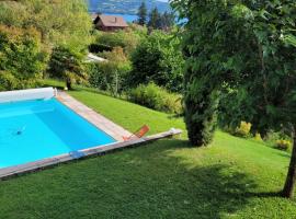 Beautiful property in front of Annecy Lake，位于维里尔·杜·拉克的别墅