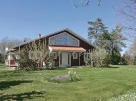 Stunning Home In Drottningskr With House Sea View