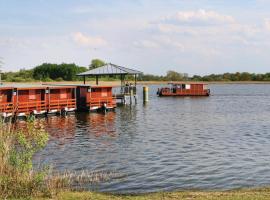 Stunning Ship In Radewege With Kitchen，位于Radewege的船屋