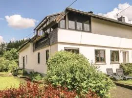 2 Bedroom Cozy Apartment In Duppach
