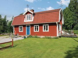 Beautiful Home In Holmsj With Lake View，位于Holmsjö的豪华酒店