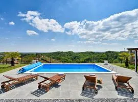 Amazing Home In Vinica Breg With Wifi