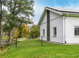 Cozy Apartment In Lagan With Wifi，位于拉甘的酒店