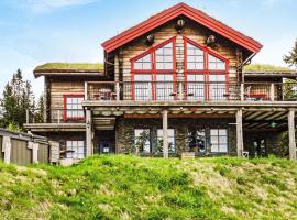 Lovely Home In Trysil With House A Mountain View，位于Mælem的豪华酒店