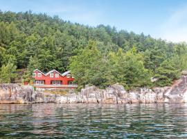 Beautiful Home In Hatlestrand，位于Hatlestrand的酒店