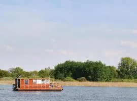 2 Bedroom Beautiful Ship In Radewege